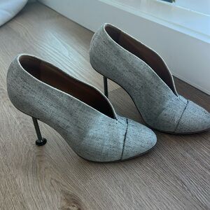 Women’s Grey Textured High-Heel Slip-On Pumps